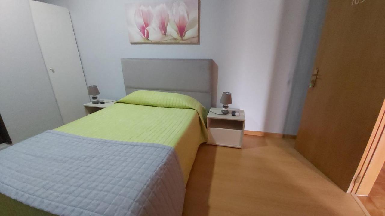 Residencial As Canarias ปอนเต เด ซอร์ ภายนอก รูปภาพ